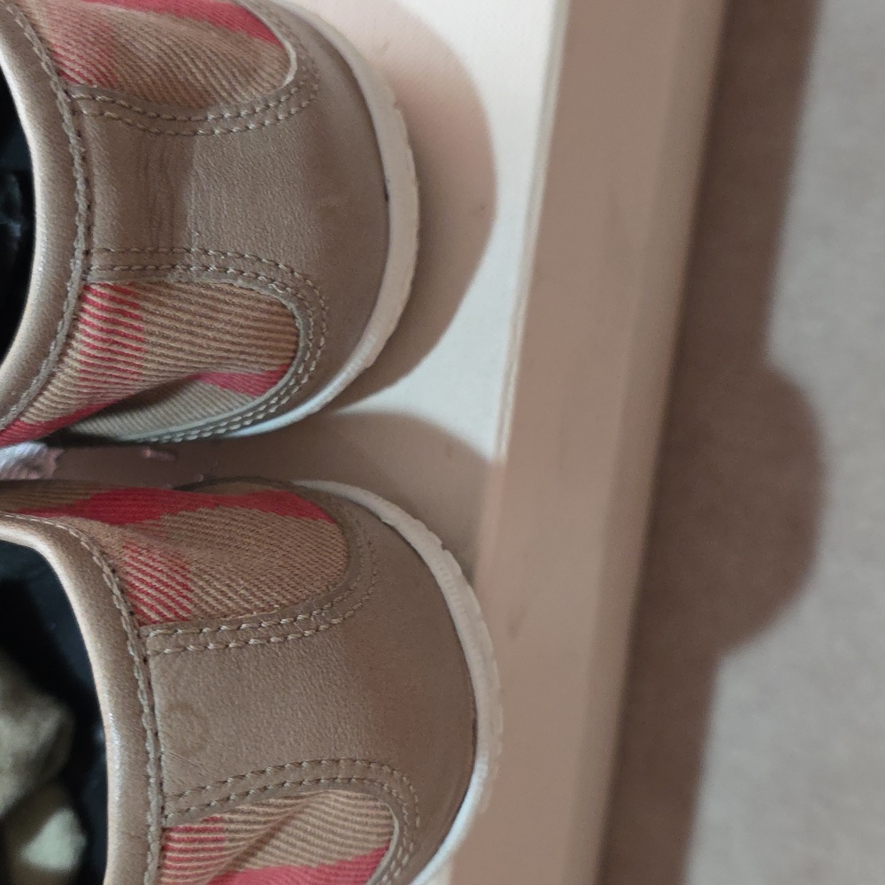 Burberry Beige and Red Sneakers - Picture 7 of 11